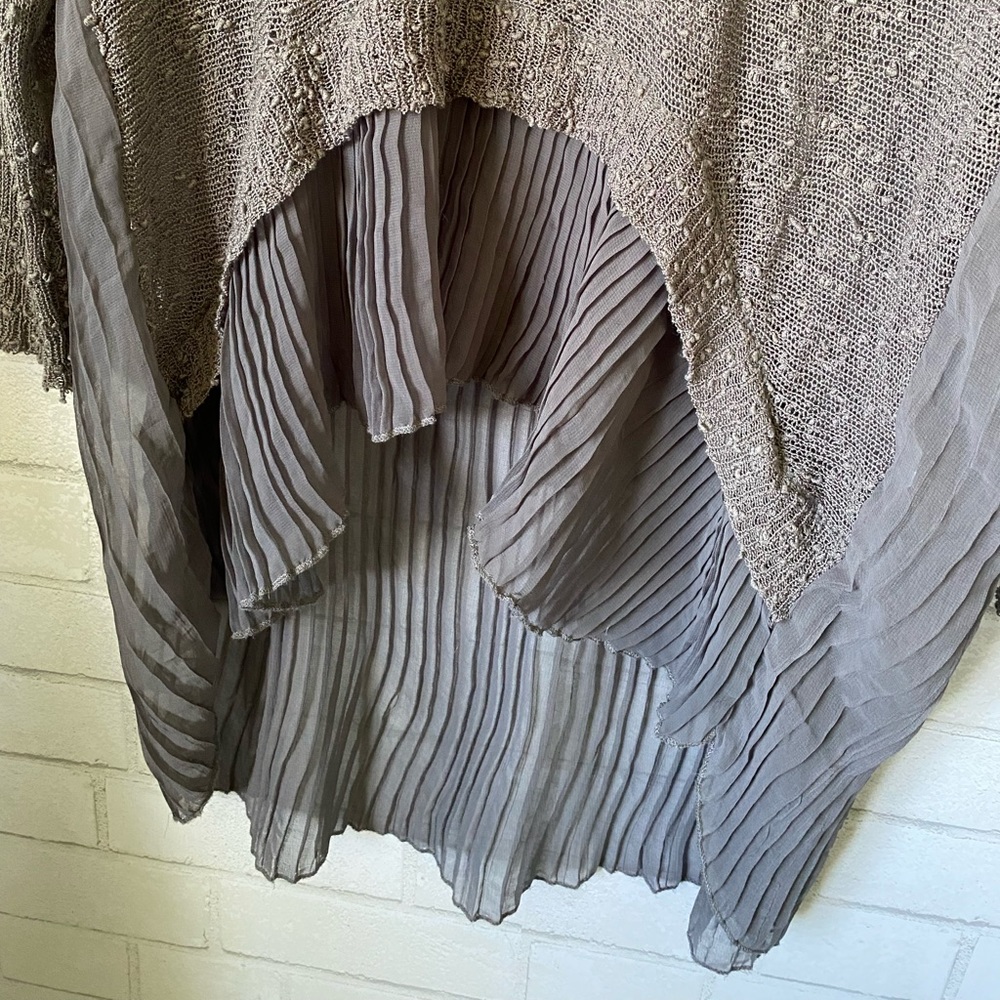 LF Sweater - Picture 3 of 4